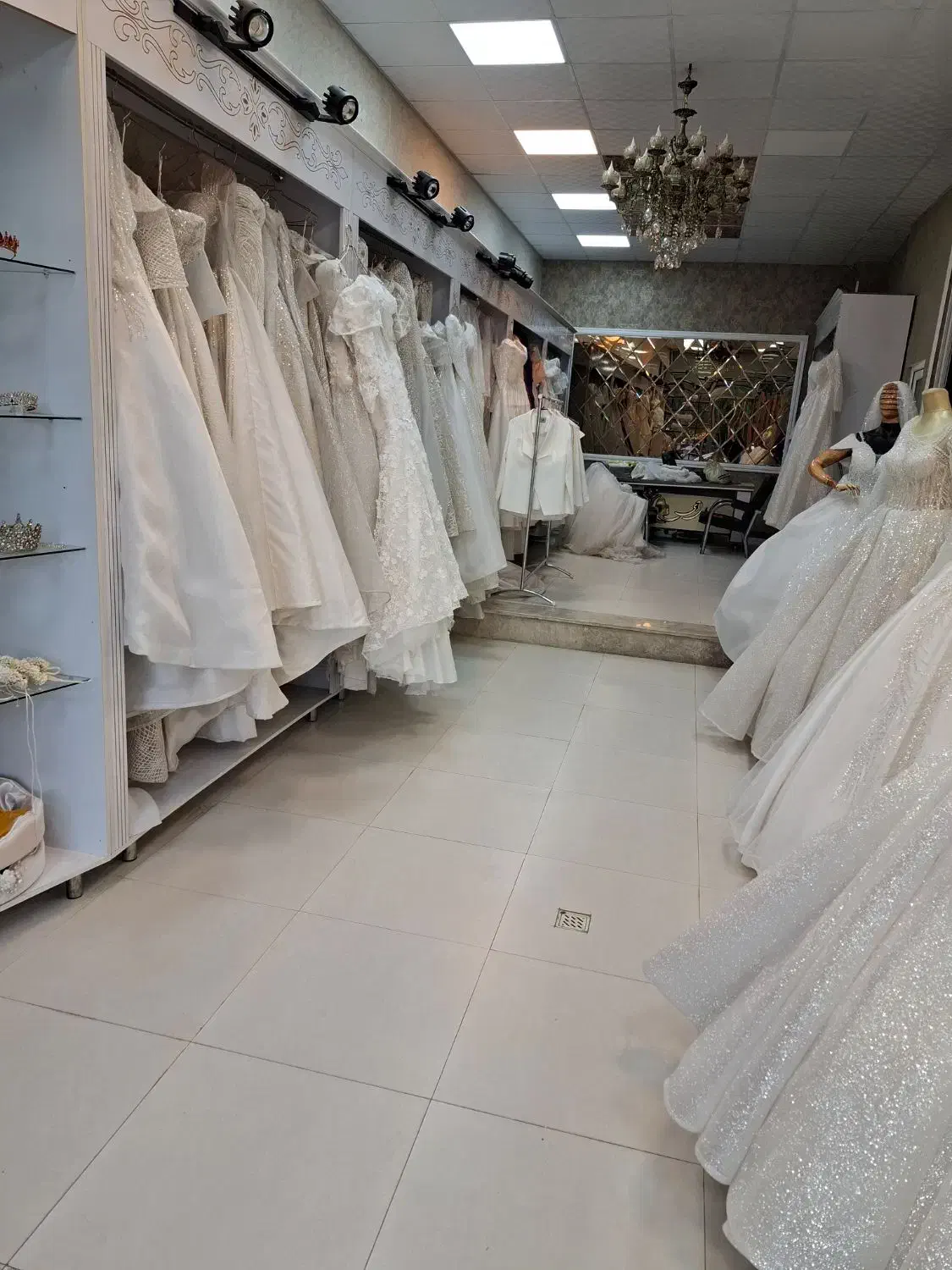 واگذاری کلی مزون لباس عروس درخلخال|لباس|خلخال, |دیوار