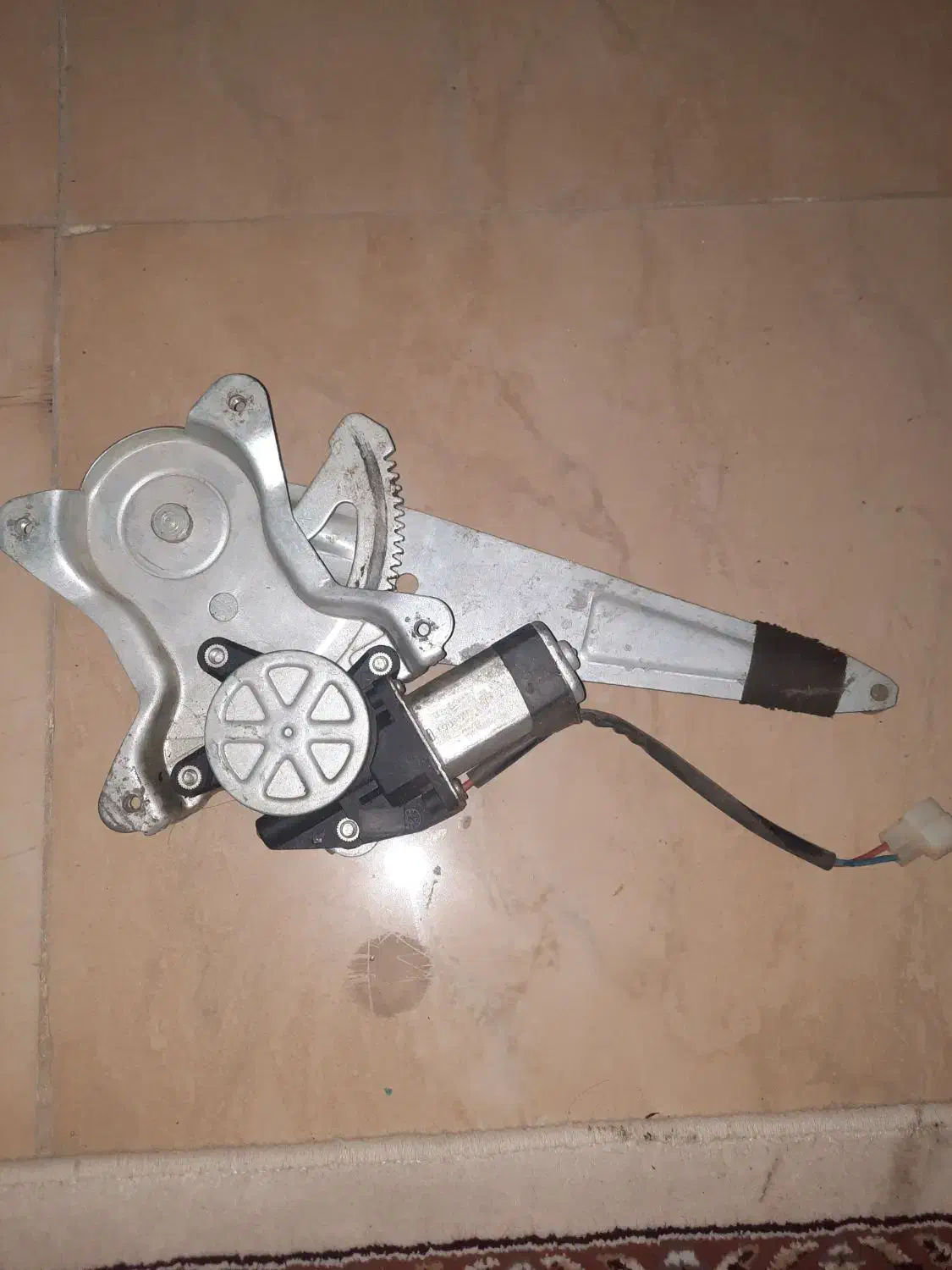 رادیات و شیشه بالابر ۶۲۰و...|قطعات یدکی و لوازم جانبی|اصفهان, نقش جهان|دیوار