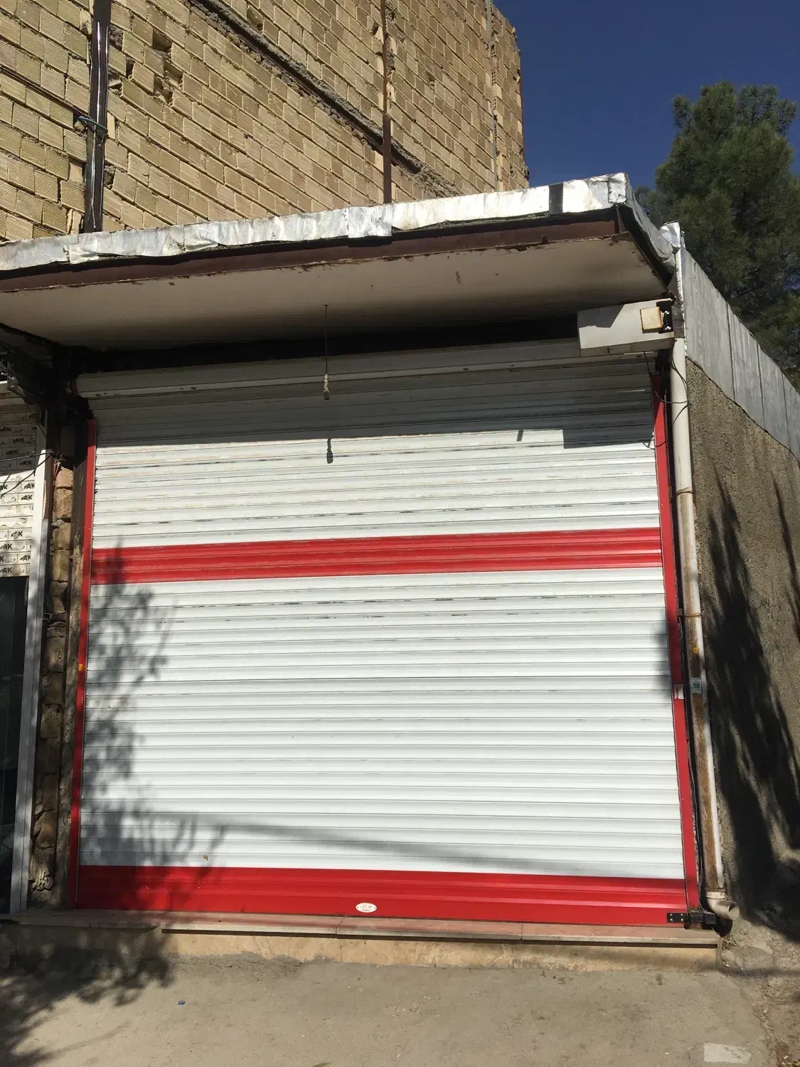 مغازه ۲۳ متری نبش ابشار ۱۵|اجارهٔ مغازه و غرفه|خرمآباد, |دیوار