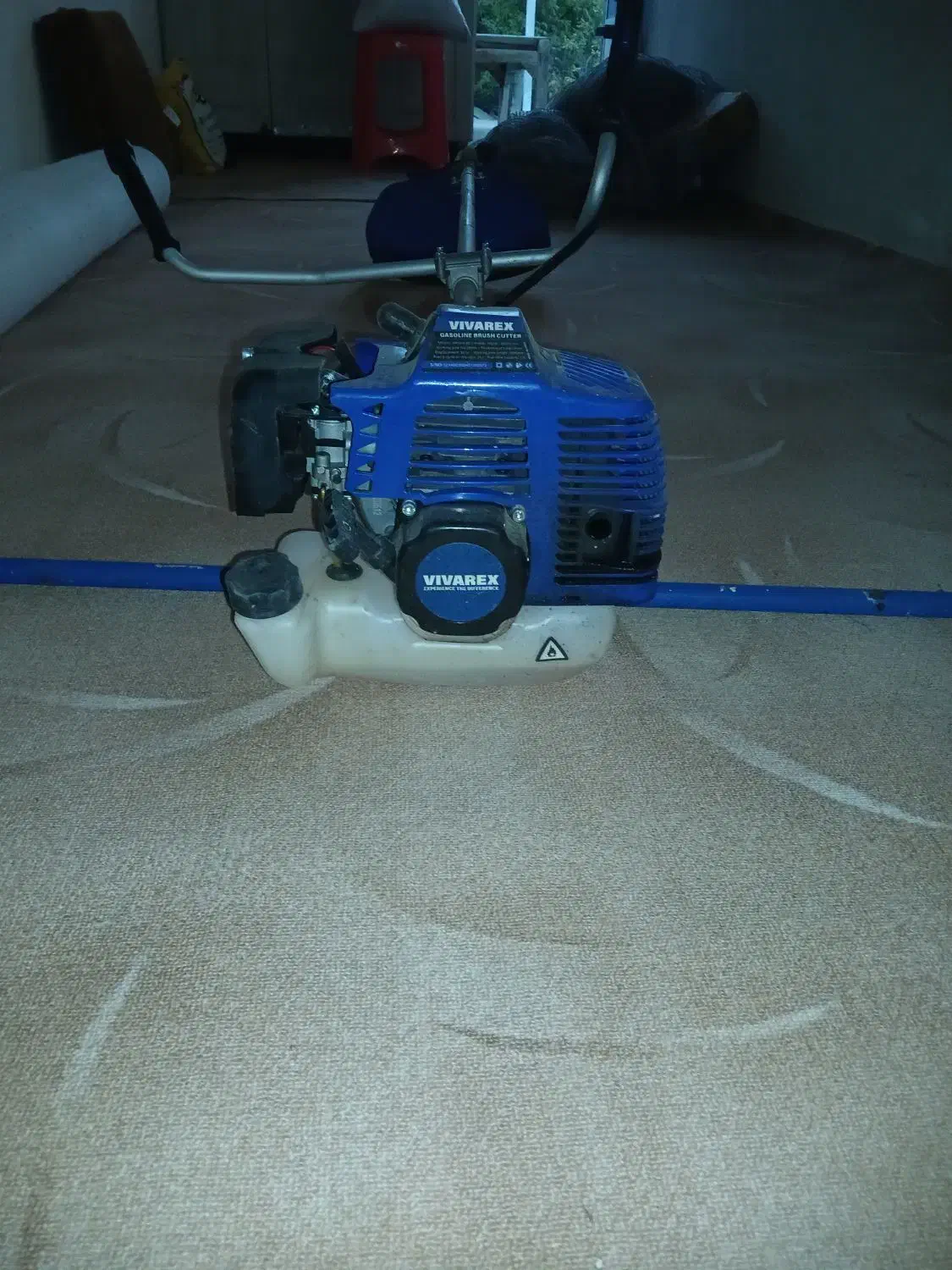 علف زن|ابزارآلات|قم, نخودی|دیوار