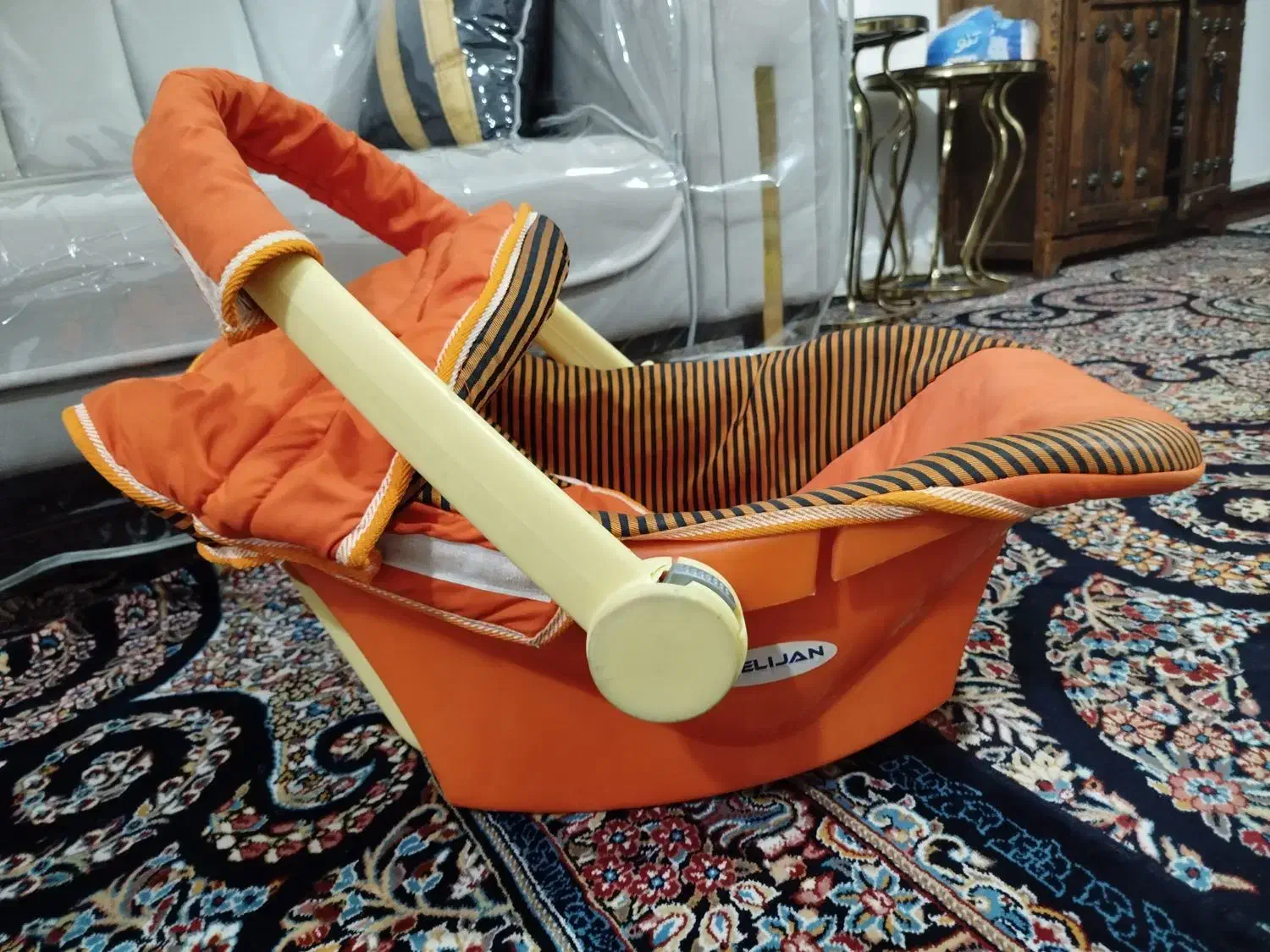 سیسمونی همراه با عروسک|اسباب و اثاث بچه|ایلام, |دیوار