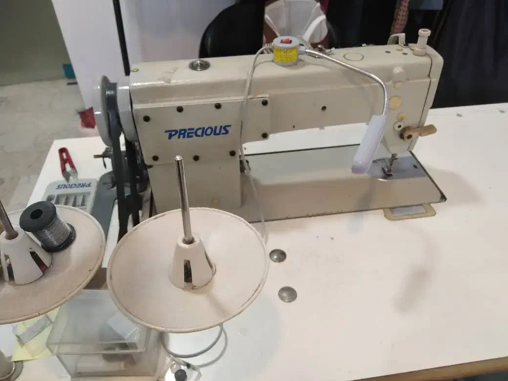 چرخ خیاطی راسته دوز صنعتی|چرخ خیاطی و ریسندگی|چالوس, |دیوار