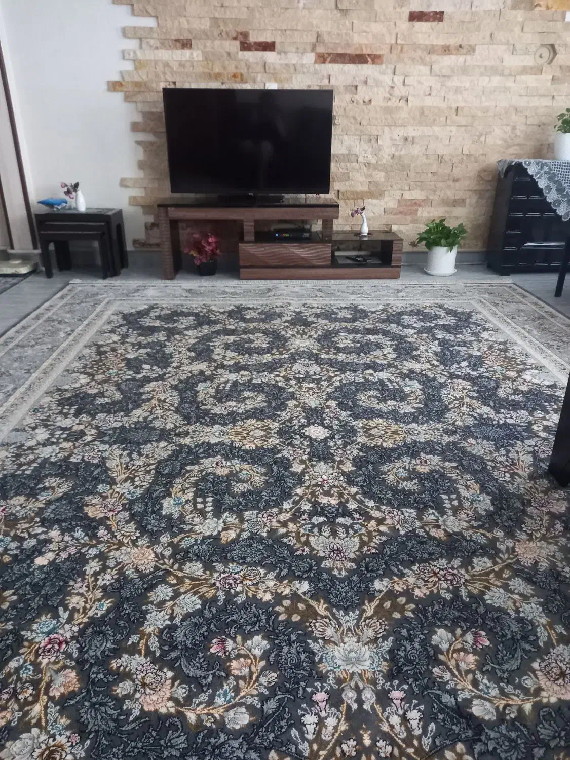 فرش ماشینی یک تخته دوازده متری ویک تخته چهار متری|فرش|فردیس, خیام غربی|دیوار