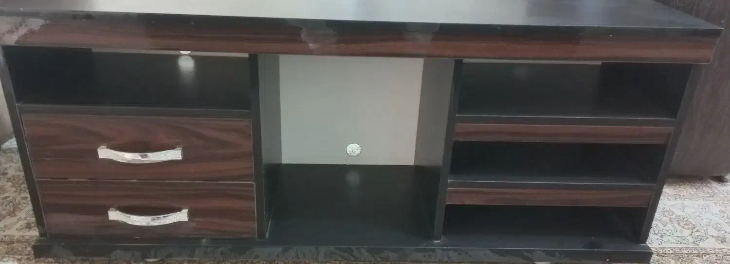 میز زیر تلویزیونMDF کاملا سالم|میز تلویزیون|شاهین‌شهر, حافظ شمالی|دیوار