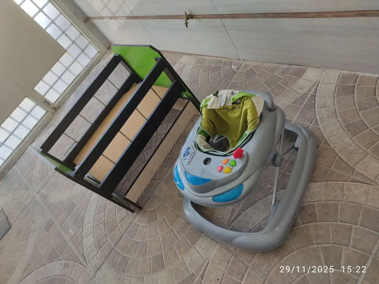 گهواره نوزاد|کالسکه و لوازم جانبی|بروجن, |دیوار