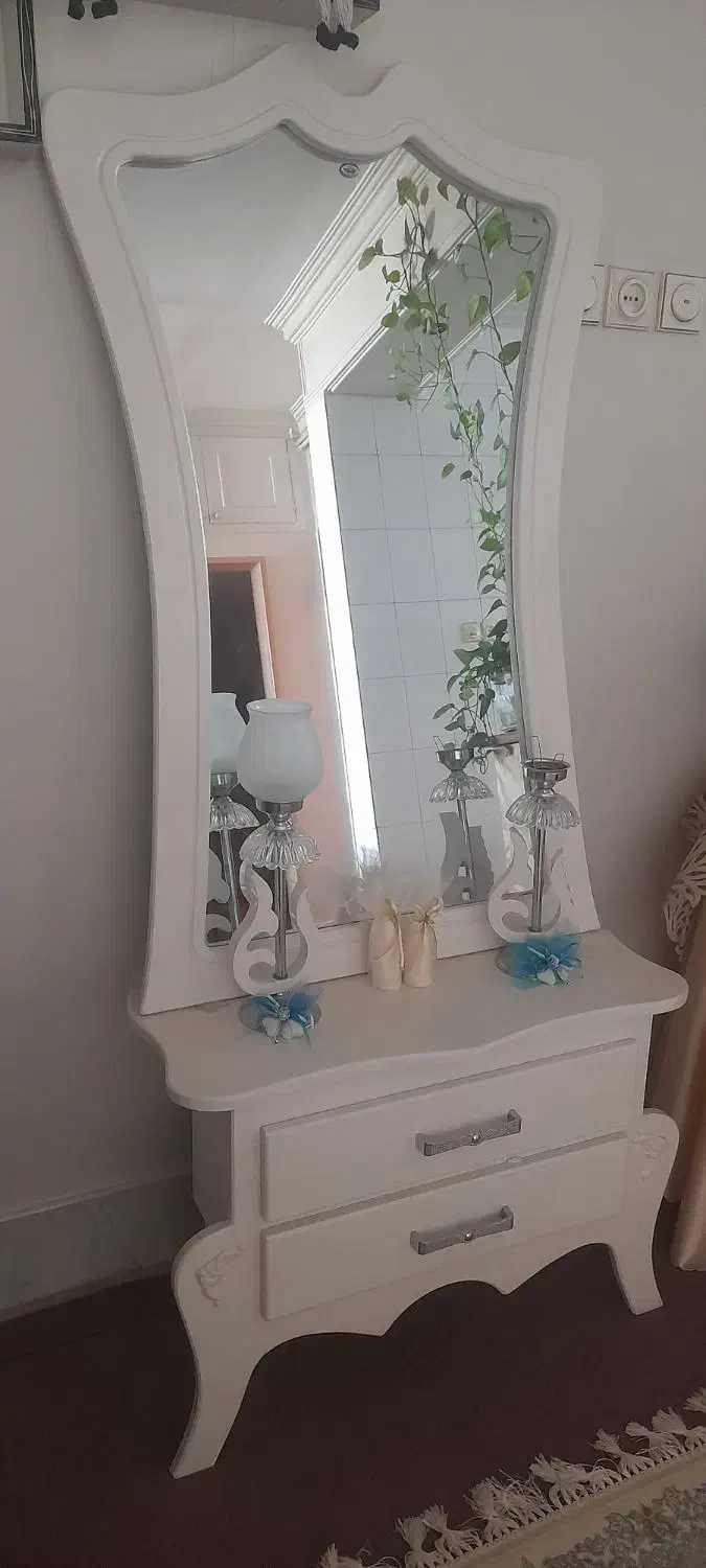 اینه شمعدان|بوفه، ویترین، کنسول|اصفهان, پوریای ولی|دیوار