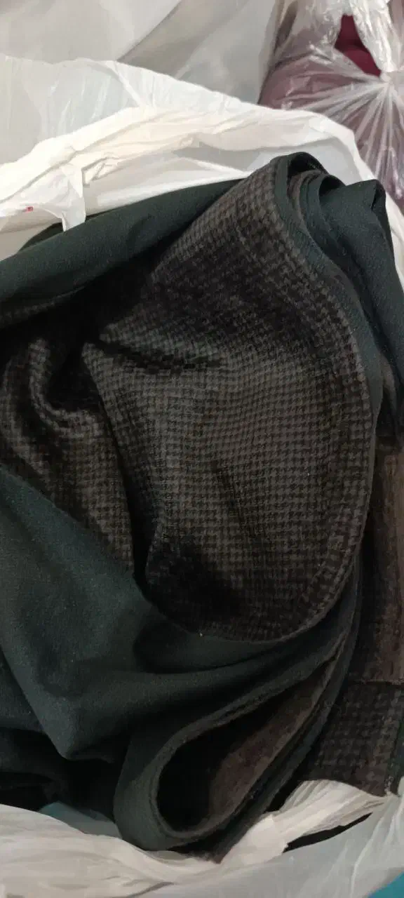 پارچه مخمل حراج نرم و لطیف متراژ دومتر قیمت ۴۰۰|لوازم خیاطی و بافتنی|نیشابور, دارایی|دیوار