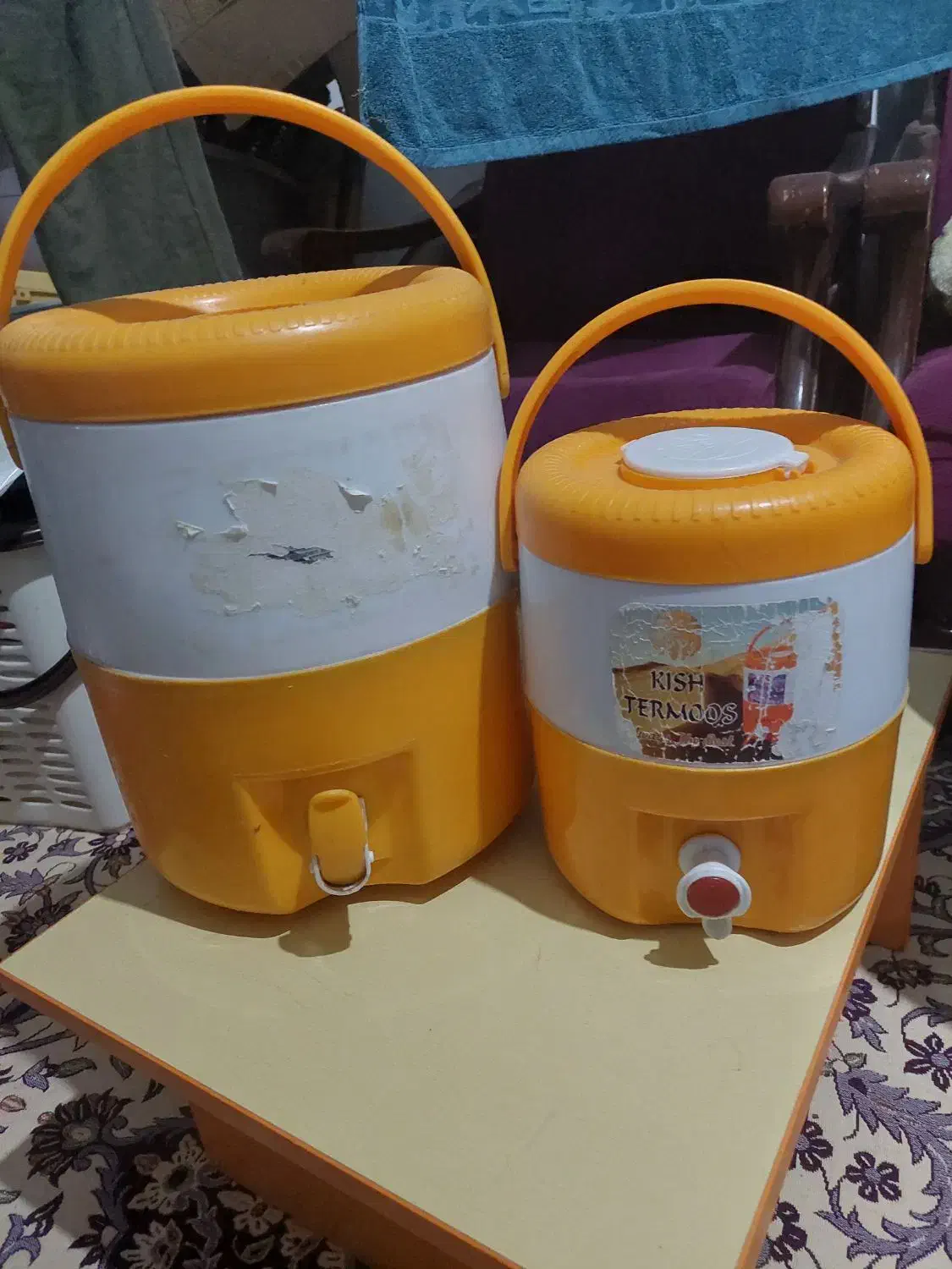 کلمن اب دو قلو بزرگ و کوچیک قدیمی بسیار محکم|ظروف نگهدارنده، پلاستیکی، یک‌بارمصرف|پردیس, فاز ۸|دیوار
