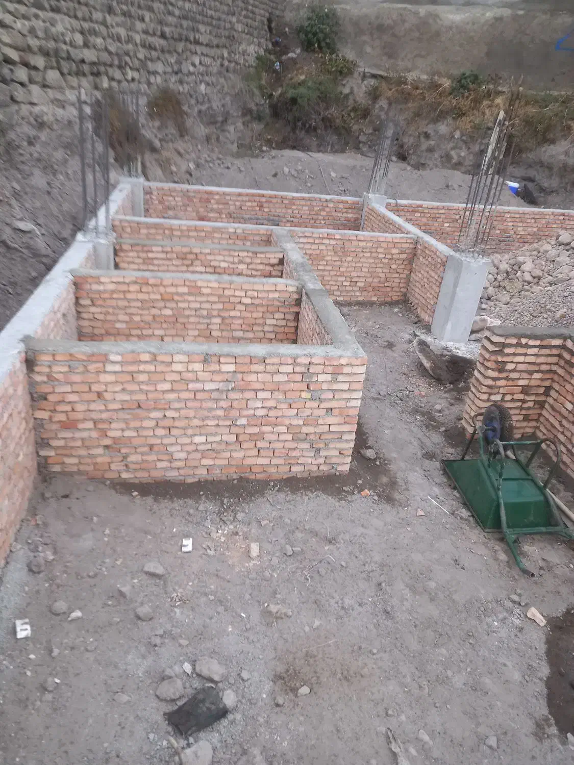 بنایی ساختمان حسار کشی آجر چینی باسلیقه|خدمات پیشه و مهارت|اردبیل, |دیوار