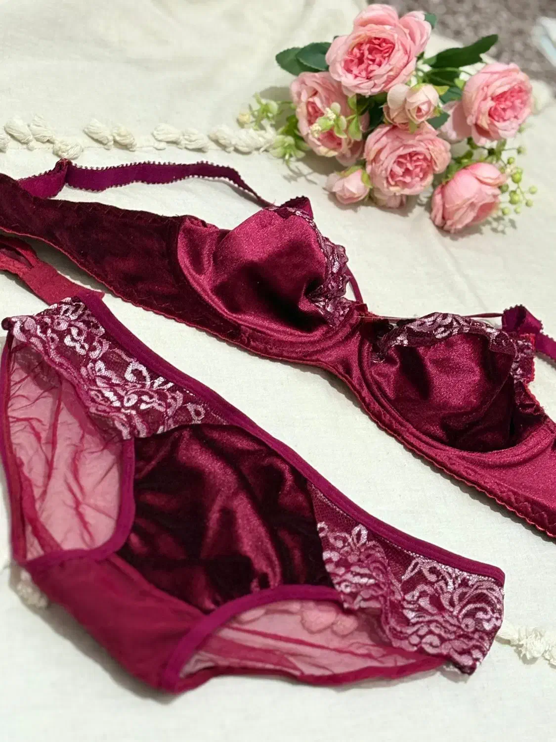 لباس زیر|لباس|آبیک, |دیوار