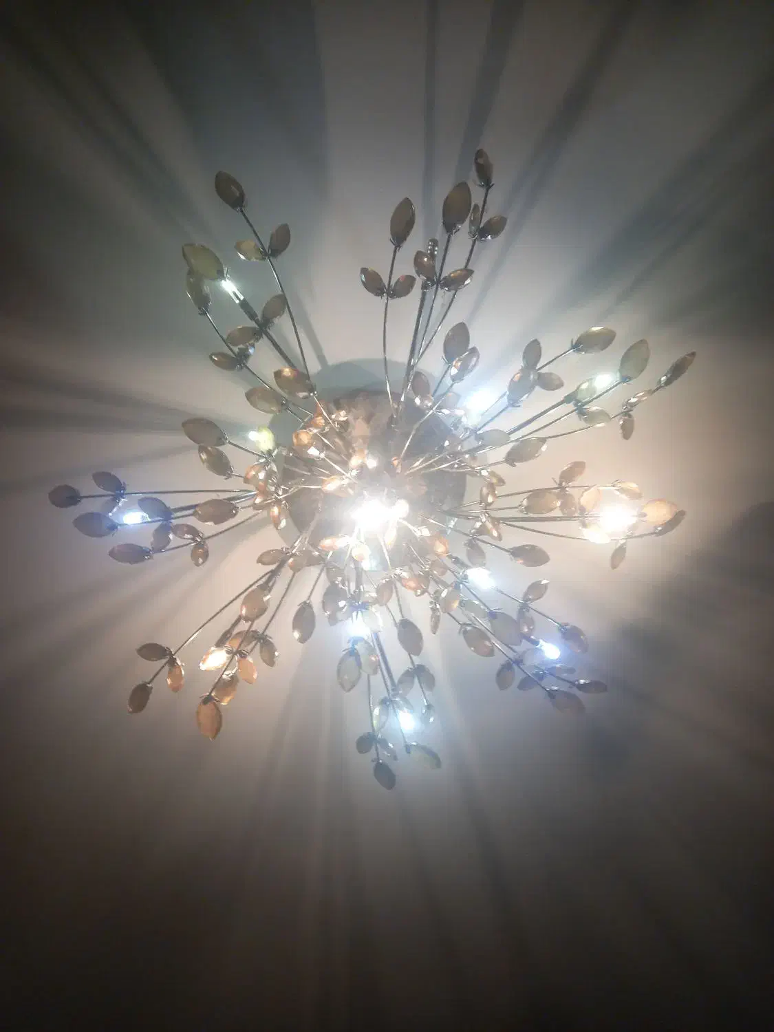 کتابخانه و لوستر و ساعت دیواری|کتابخانه، شلف، قفسه‌های دیواری|گرگان, |دیوار