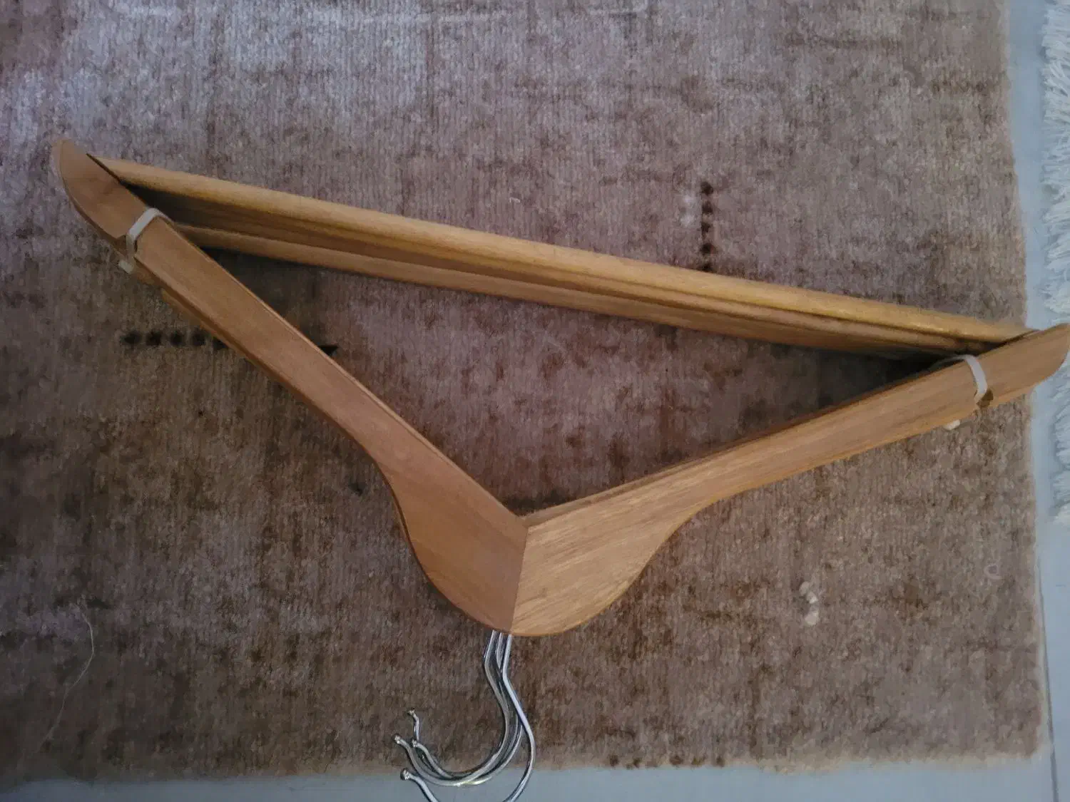 چوب لباسی|بندرخت و رخت‌آویز|قم, حنیف نژاد|دیوار