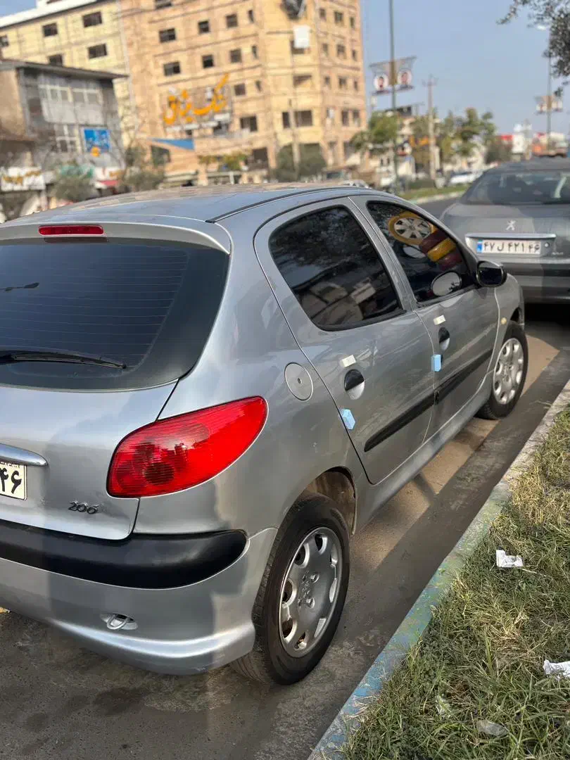 ۲۰۶ مدل۸۲|خودرو سواری و وانت|رشت, یخسازی|دیوار