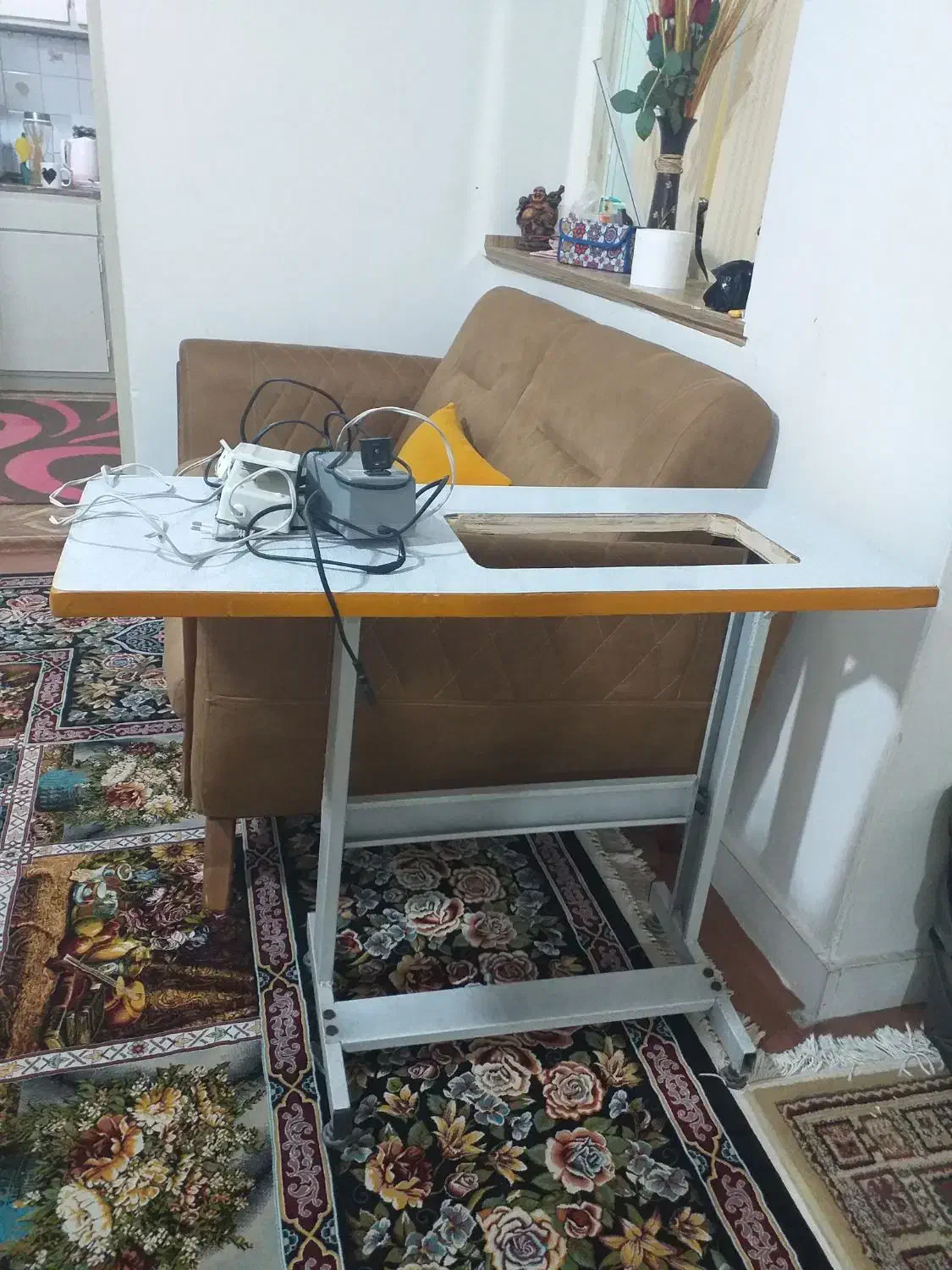 میز چرخ خیاطی|چرخ خیاطی و ریسندگی|بوشهر, |دیوار