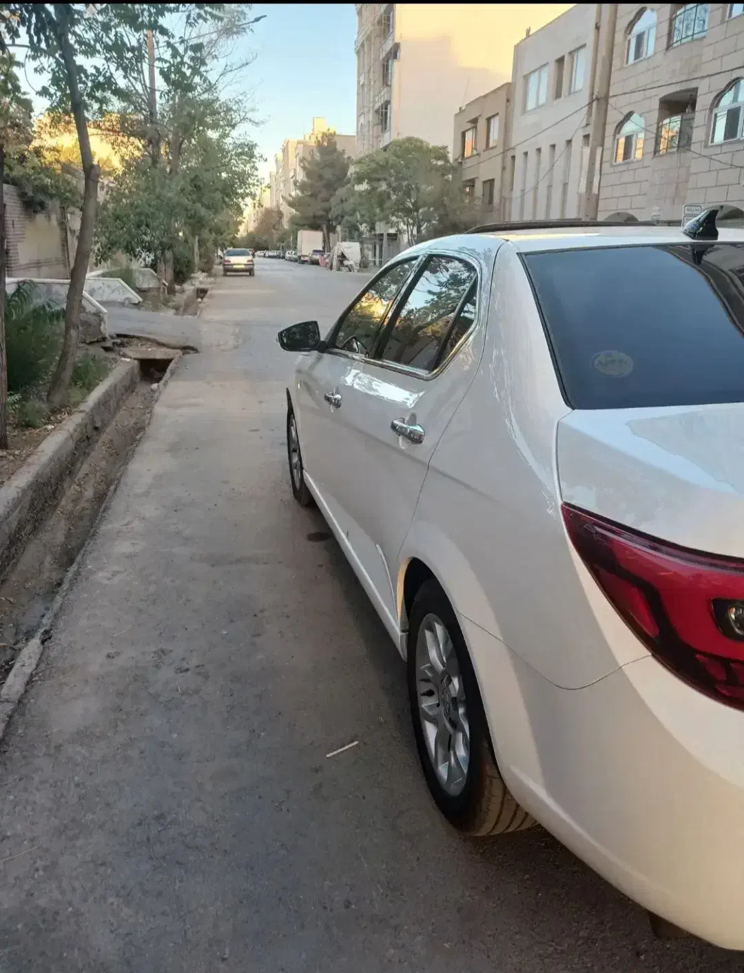 دنا پلاس ۶ دنده توربو۱۴۰۳|خودرو سواری و وانت|شیراز, انجیر|دیوار