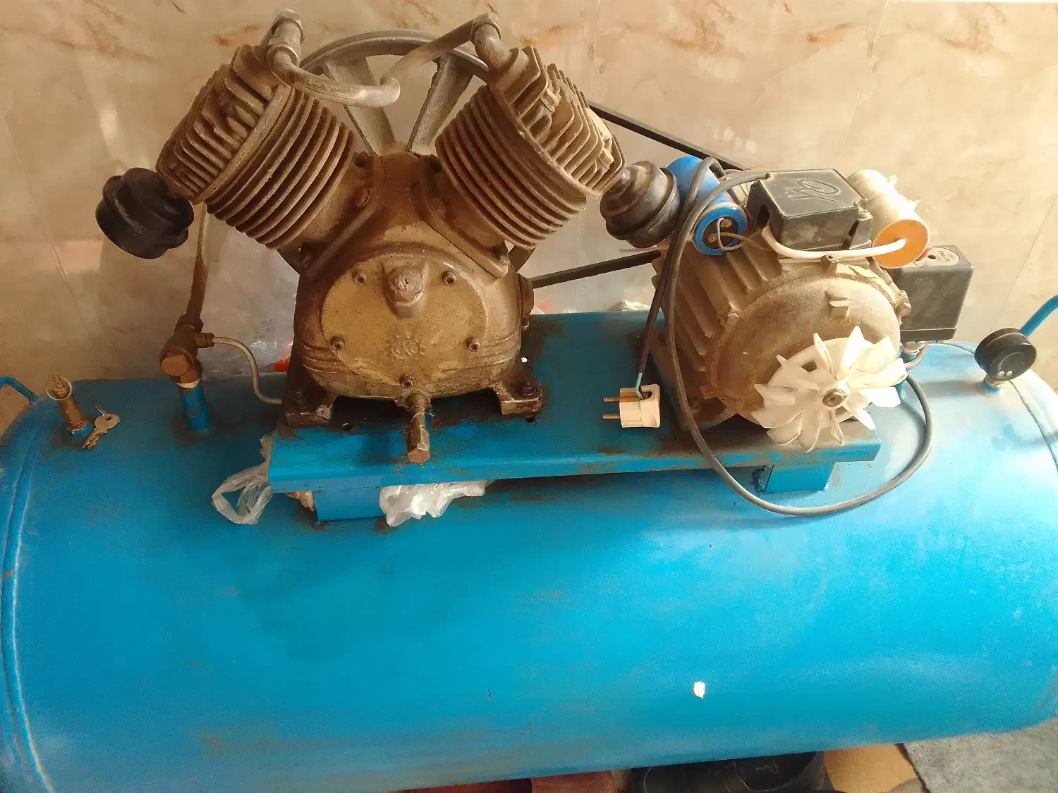 پمپ باد۲۵۰ لیتری|ابزارآلات|لالجین, |دیوار