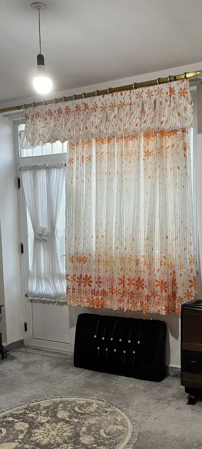 یک عدد پرده اتاق ب همراه زیر پرده و پرده پشت دری|پرده، رانر، رومیزی|سیاهکل, |دیوار