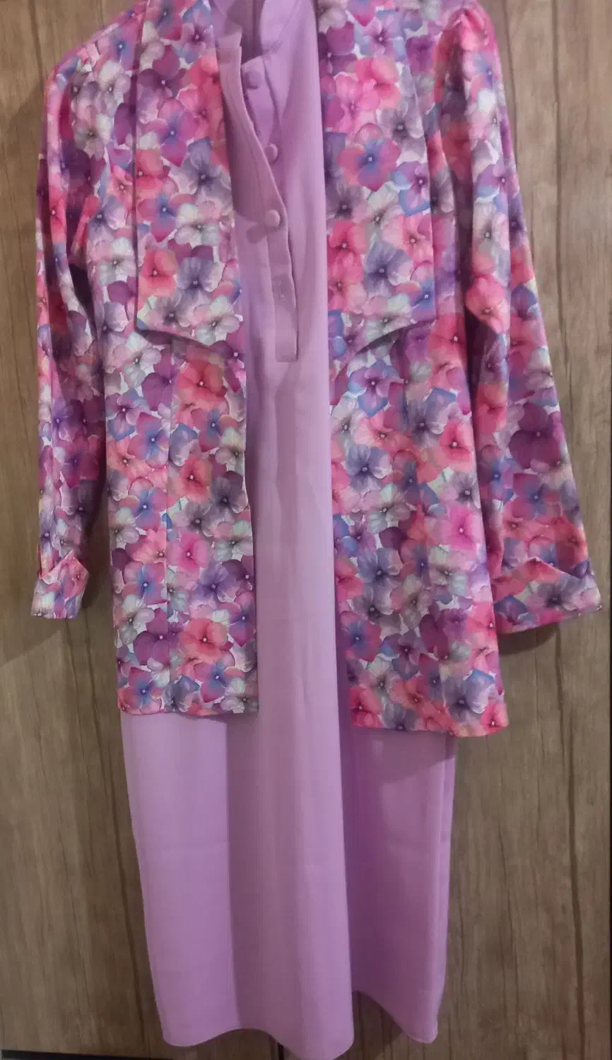 مانتو|لباس|الیگودرز, |دیوار