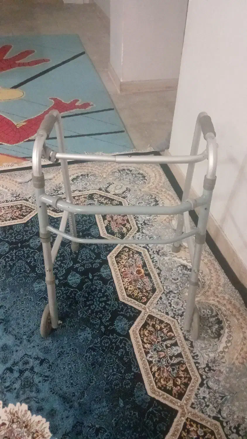 واکر طبی چرخ دار و تولت فرنگی|آرایشی، بهداشتی، درمانی|کرج, خرمدشت|دیوار