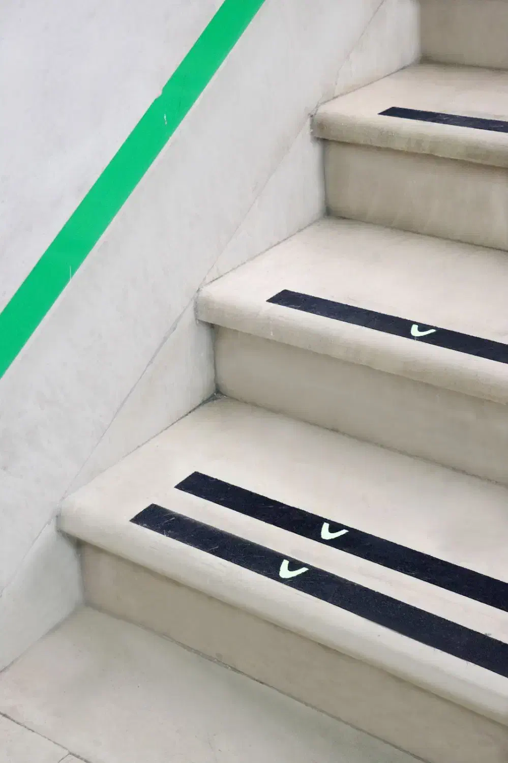 فروش و نصب انواع ترمز پله|مصالح و تجهیزات ساختمان|فسا, |دیوار