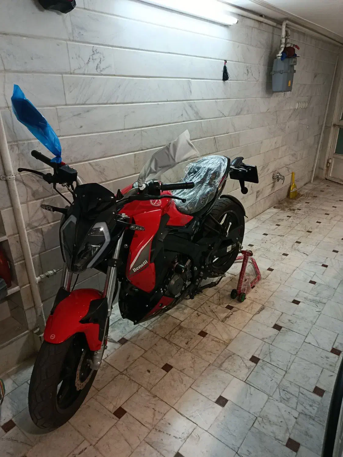بنلی ۱۸۰ درحد صفر|موتورسیکلت|قم, باجک دو|دیوار