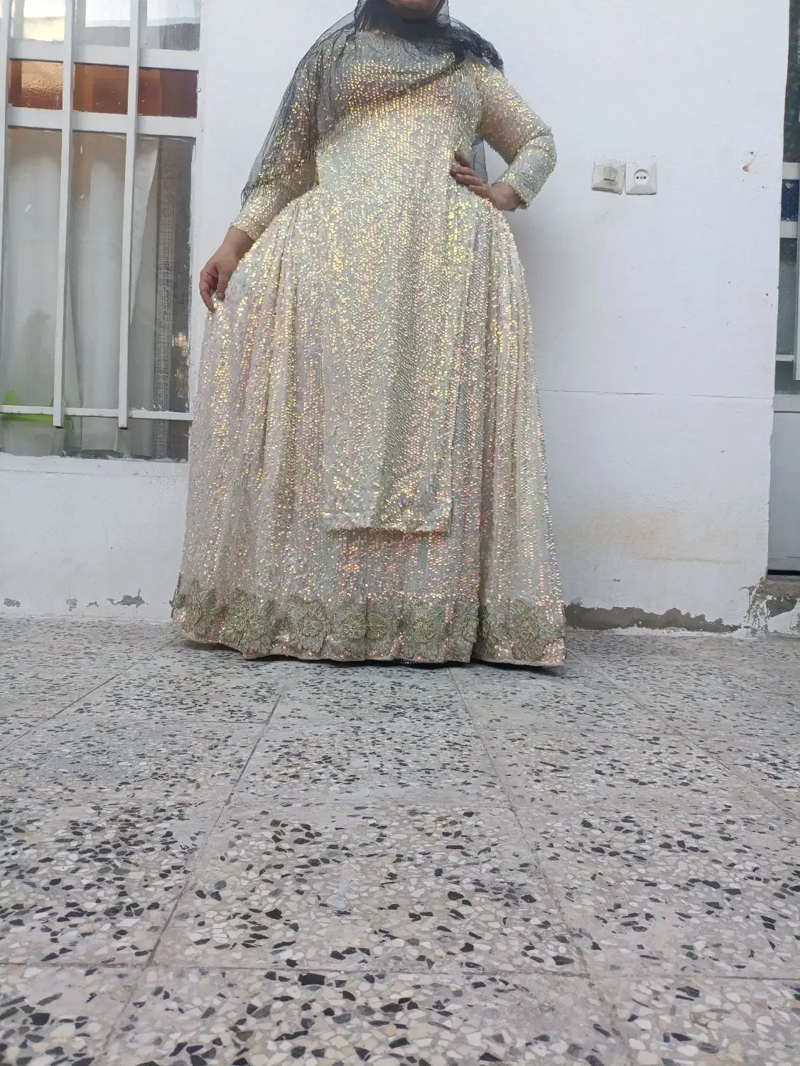 لباس محلی پولکی|لباس|شیراز, دباغ خانه|دیوار