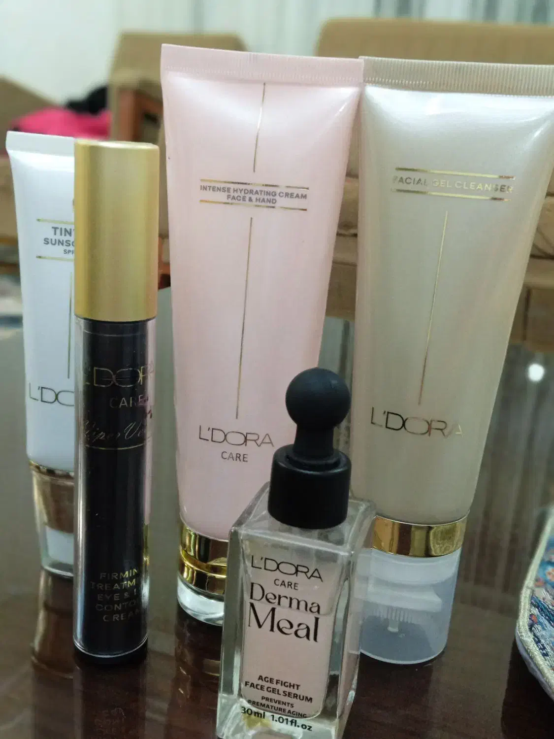 محصولات آرایشی بهداشتی لدورا|آرایشی، بهداشتی، درمانی|قروه, |دیوار