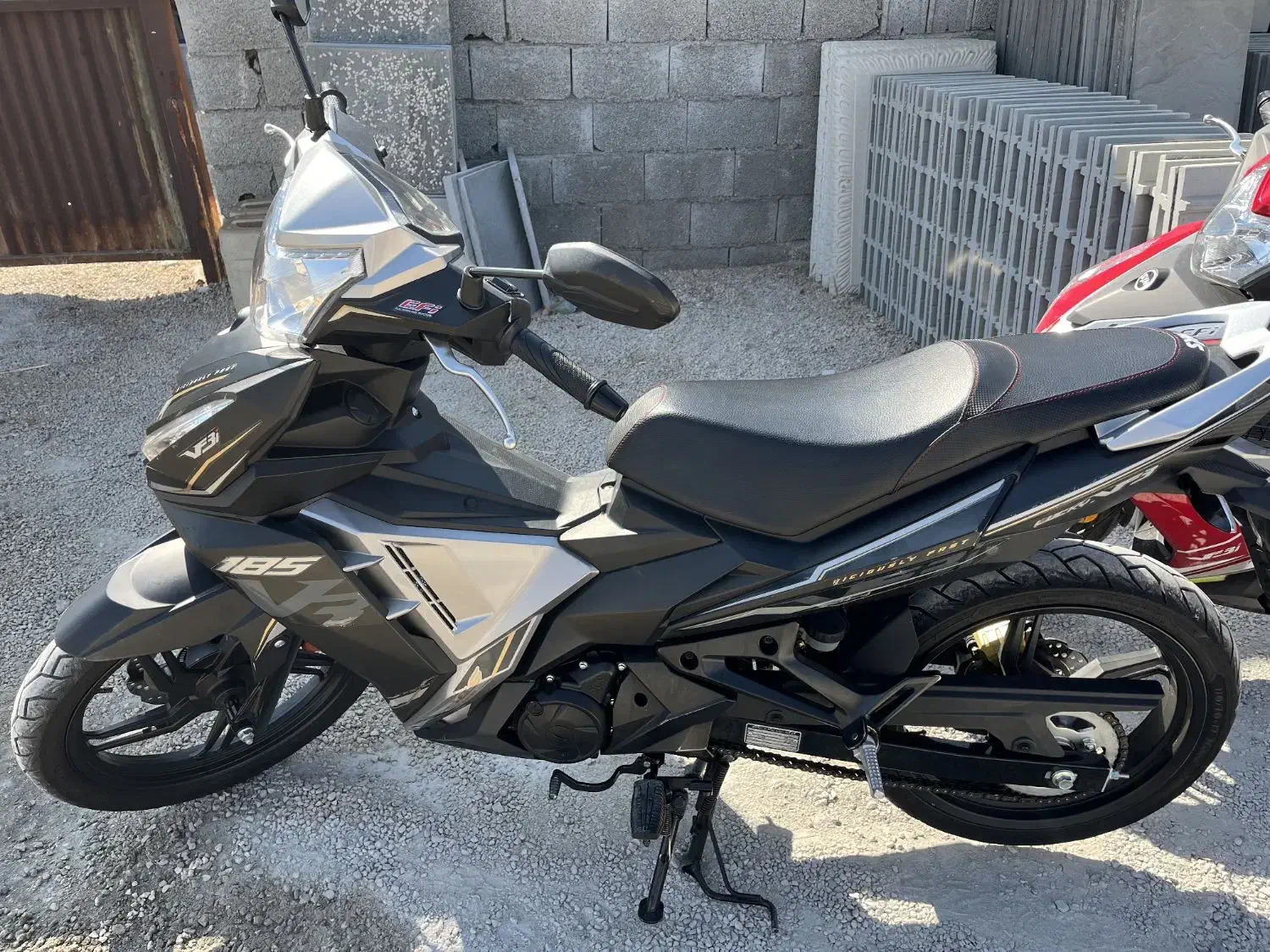 لاکی ۱۸۵ ABS|موتورسیکلت|خمینی‌شهر, |دیوار