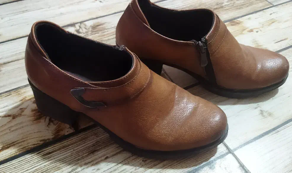 کفش|کیف، کفش، کمربند|نهاوند, |دیوار