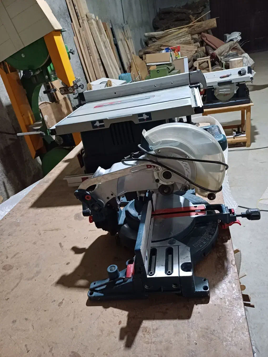 اره رومیزی و اره فارسی بر بوش آلمان|ماشینآلات صنعتی|بهار, |دیوار