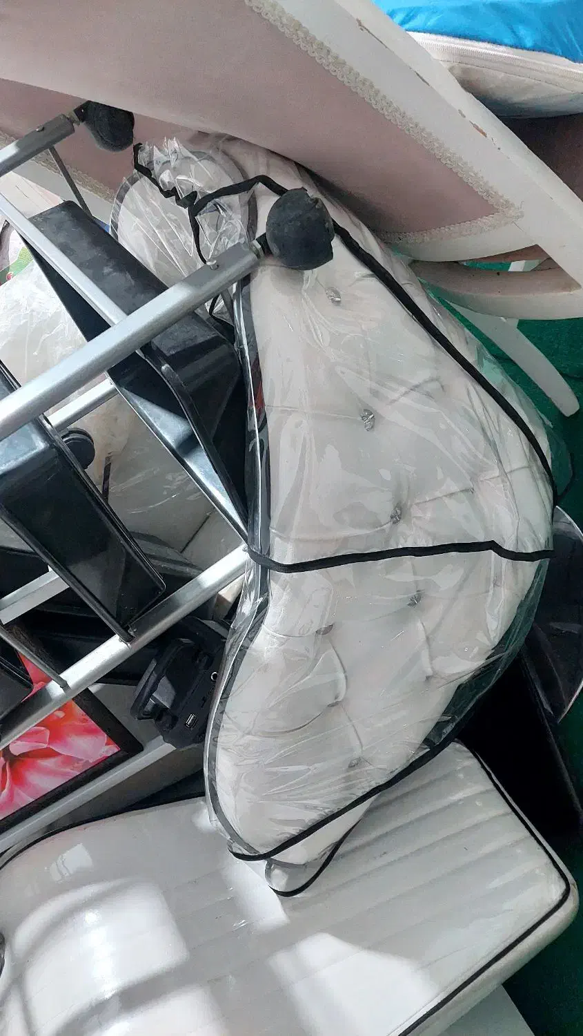 فروش لوازم آرایشگاه صندلی کاملا نو|آرایشگاه و سالنهای زیبایی|بافت, |دیوار