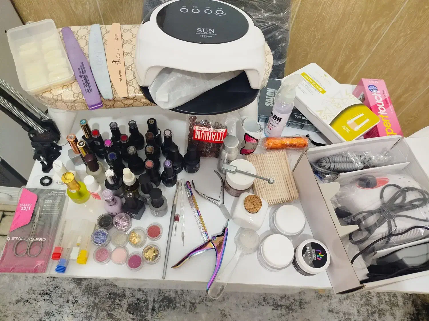 وسایل کاشت ناخن نو|آرایشگاه و سالنهای زیبایی|فسا, |دیوار