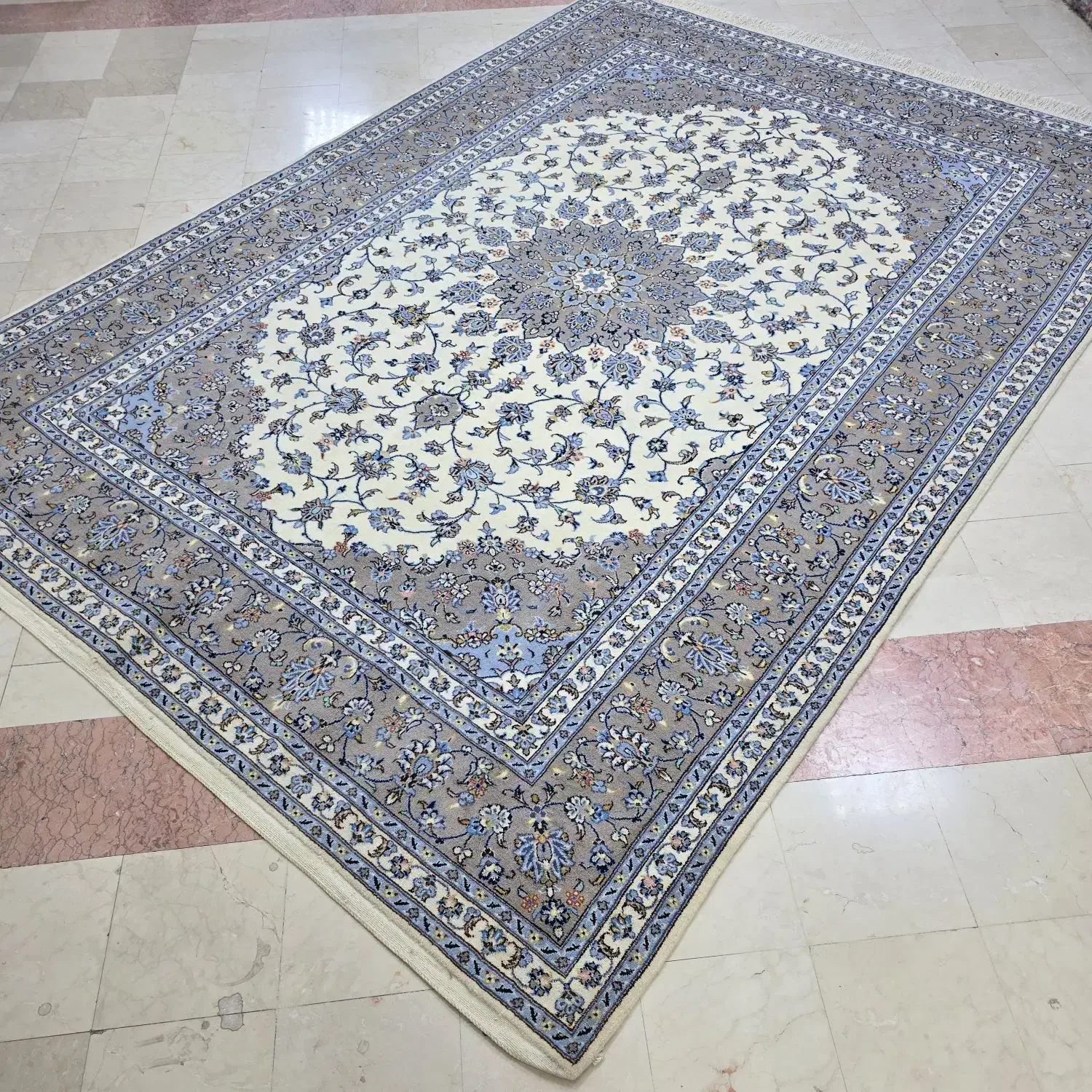 فرش ۹ متری کاشان نو طرح معرفتی/سه‌عدد موجوده|فرش|تهران, شیراز|دیوار