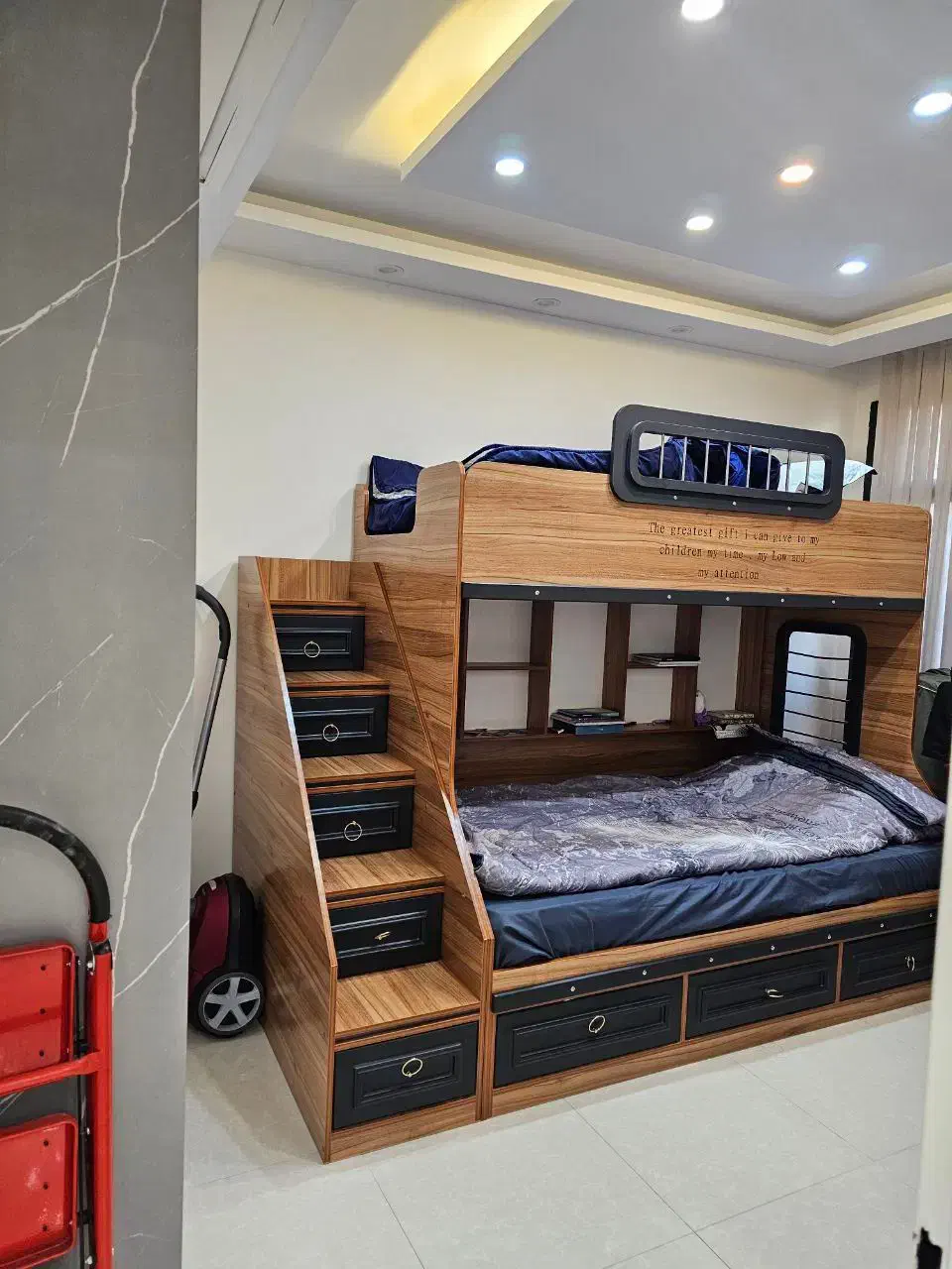 ۶۵متر  رو خط مستقیم آفتاب