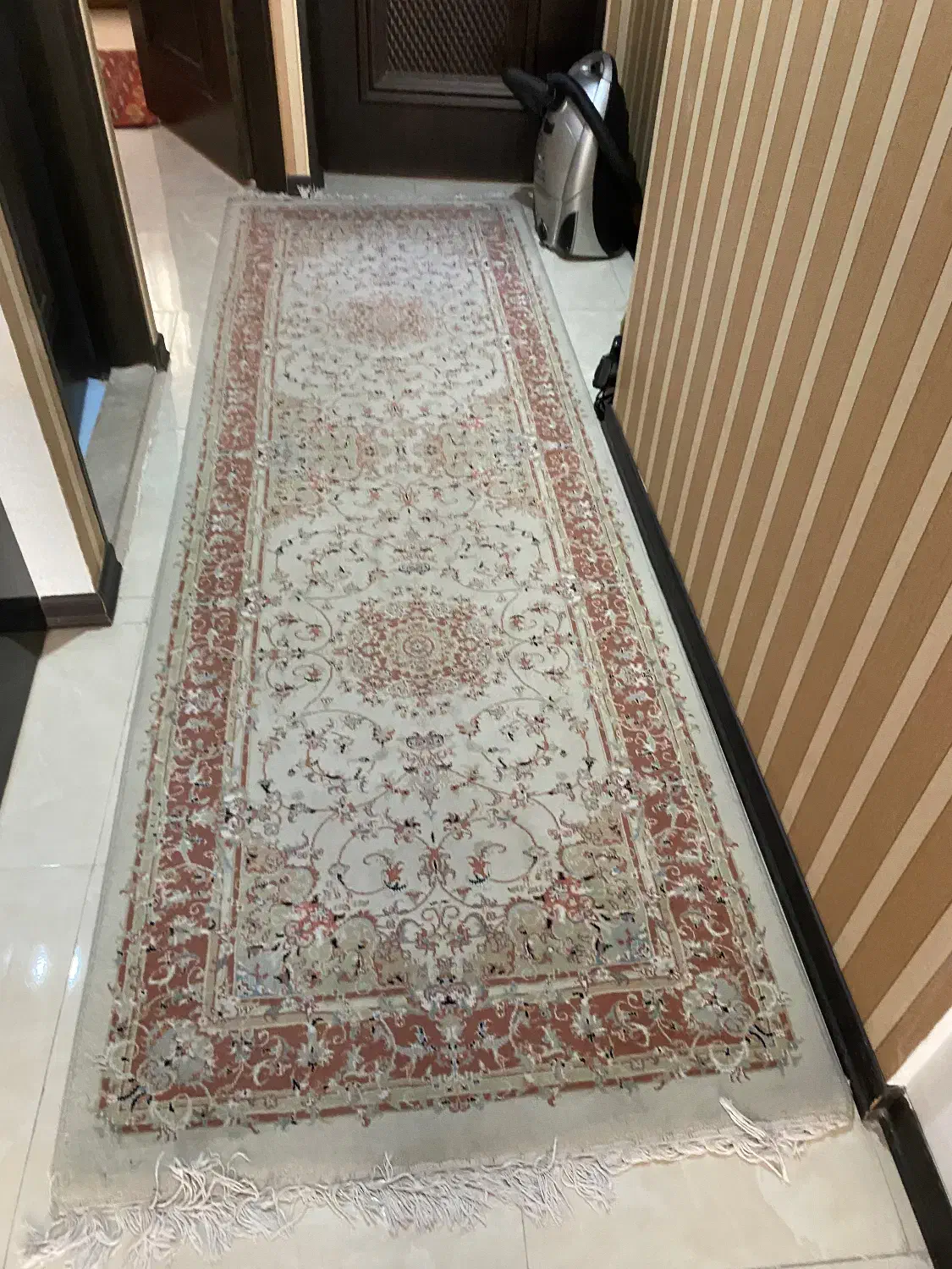 ۳تخته فرش مشهددرجه یک سالم خوش نقشه رنگ بژ|فرش|مشهد, آزادشهر|دیوار