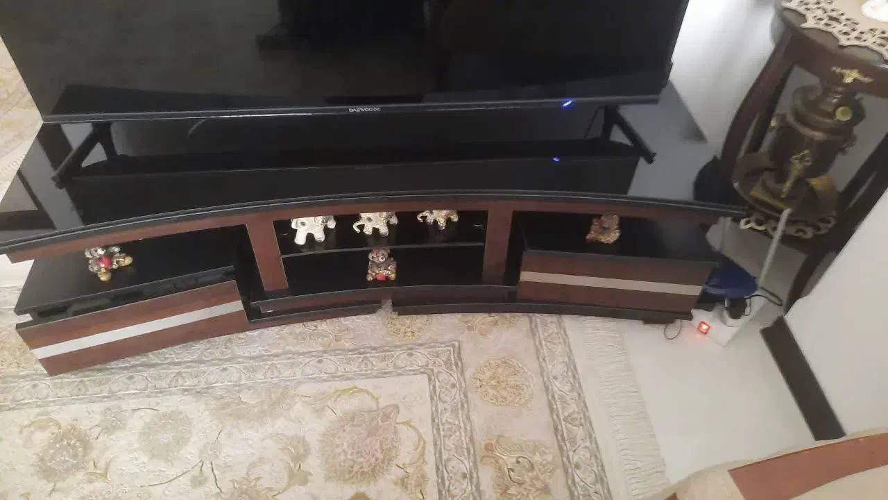 مبز تلوزیون منحنی|میز تلویزیون|قم, شهرک امام حسن|دیوار