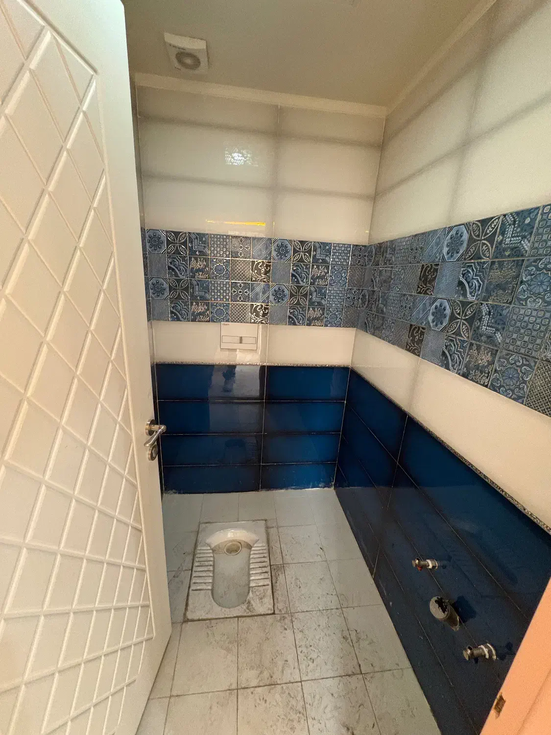 ۱۵۰ متر ۳ خواب نوساز تکواحدی رویایی/لوکیشن طلایی