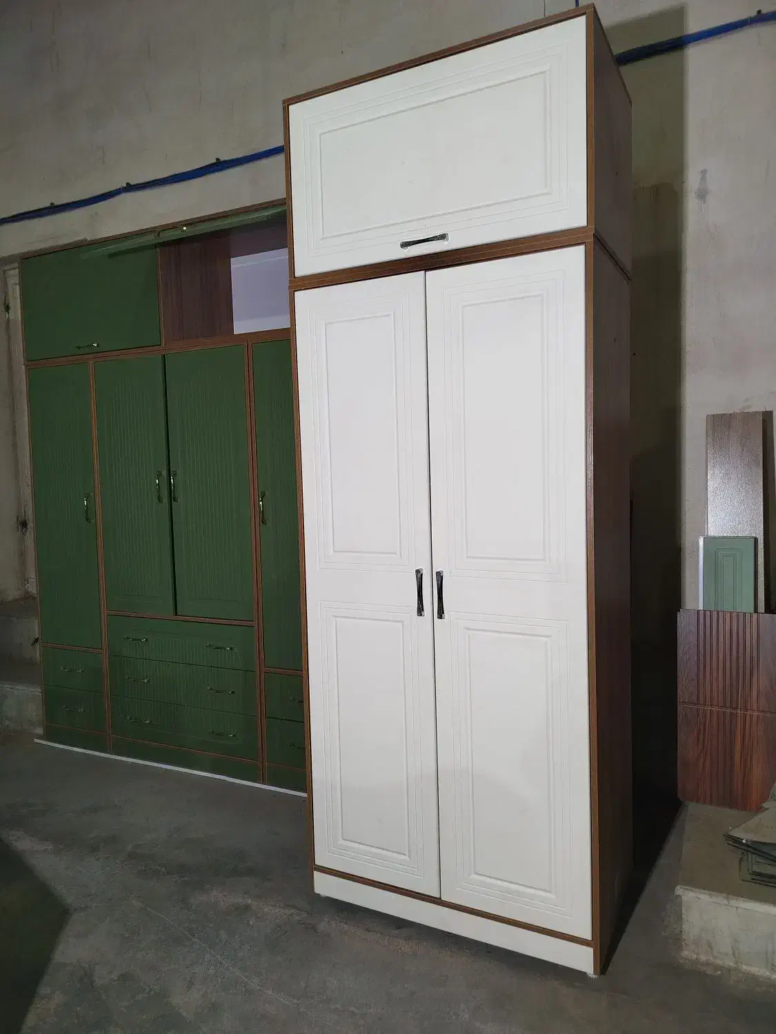 کمد نگین|جاکفشی، کمد، دراور|قم, قلعه صدری|دیوار