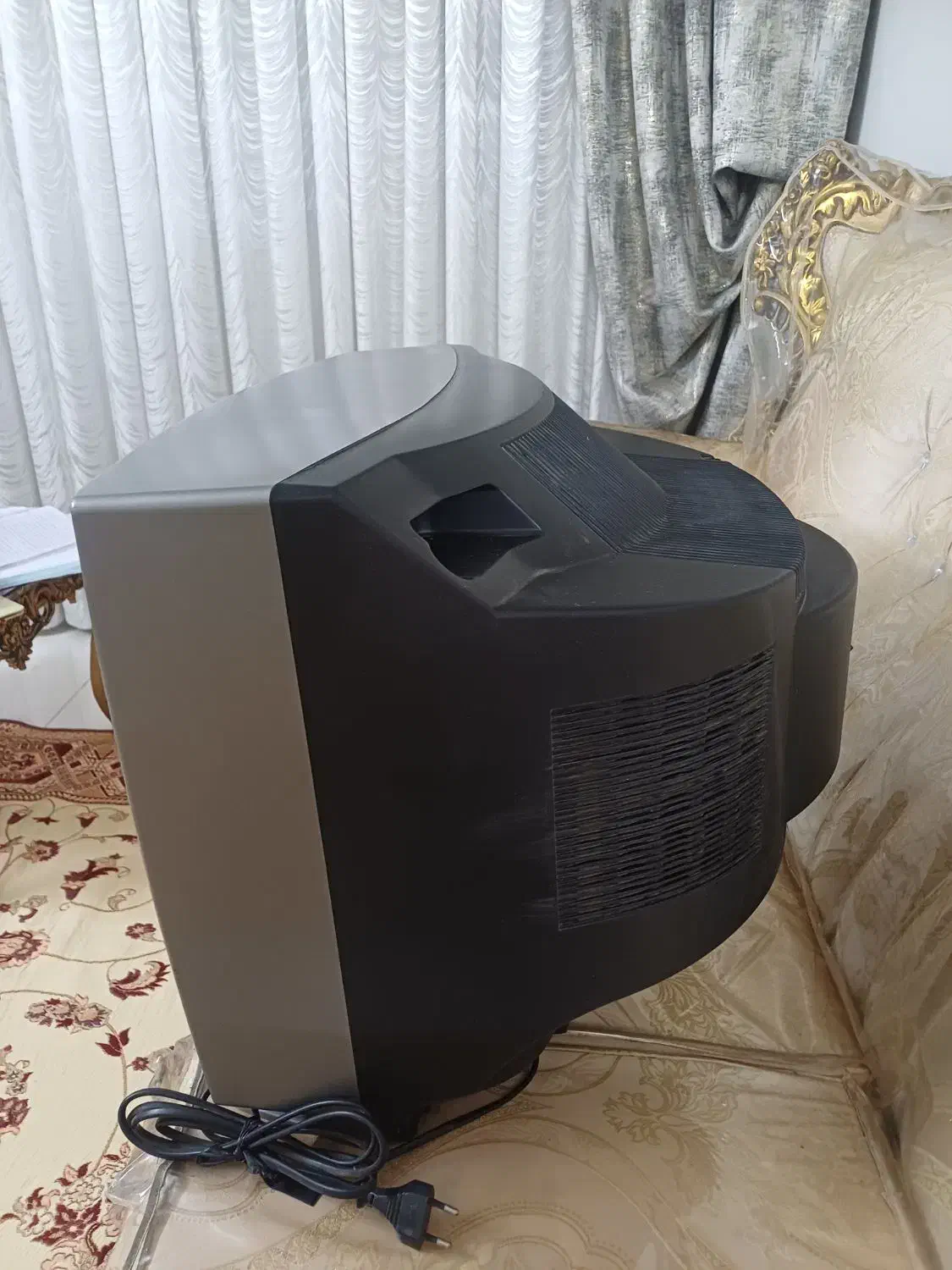 تلویزیون ۲۱اینچ صنام رنگی سالم|تلویزیون و پروژکتور|تهران, تختی|دیوار