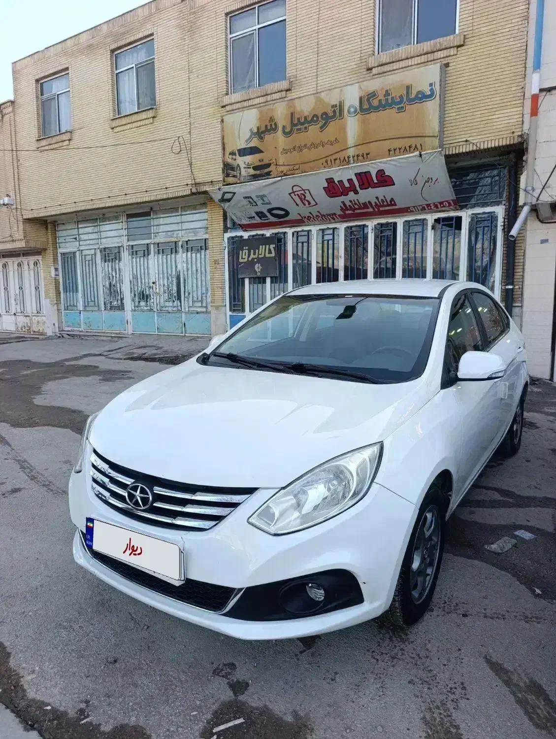 j4مدل1402|خودرو سواری و وانت|بروجن, |دیوار