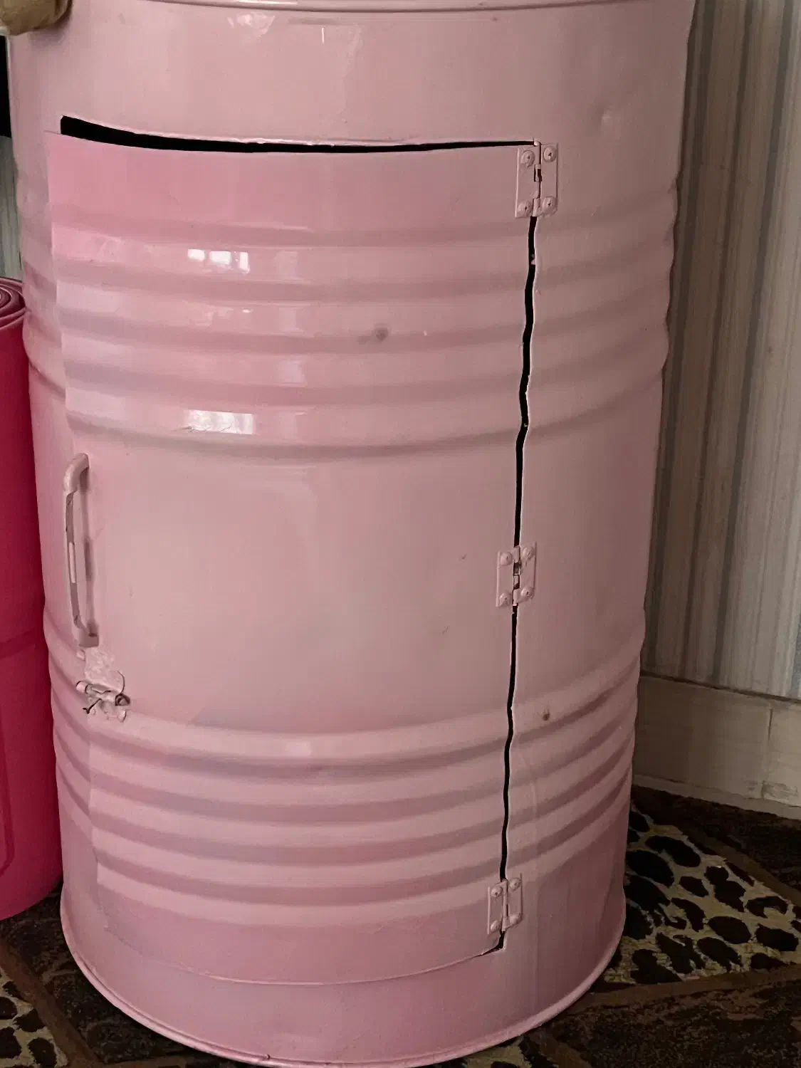 بشکه رنگ شده و برش داده ۲۲۰بصورت کمد|جاکفشی، کمد، دراور|شیراز, گود خزینه|دیوار