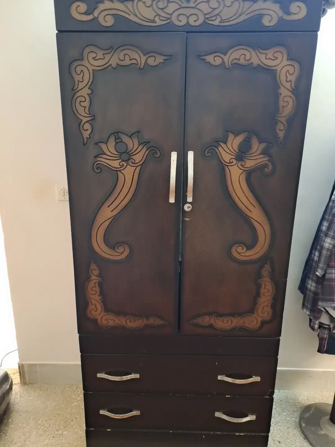 کمد|جاکفشی، کمد، دراور|اصفهان, آزادگان|دیوار