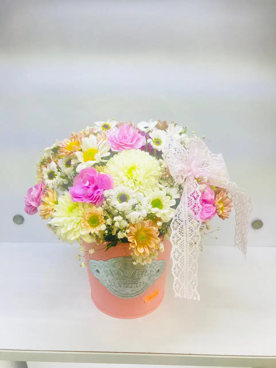 همکار خانم در گلفروشی|استخدام خدمات فروشگاه و رستوران|بندر انزلی, آخرخط|دیوار