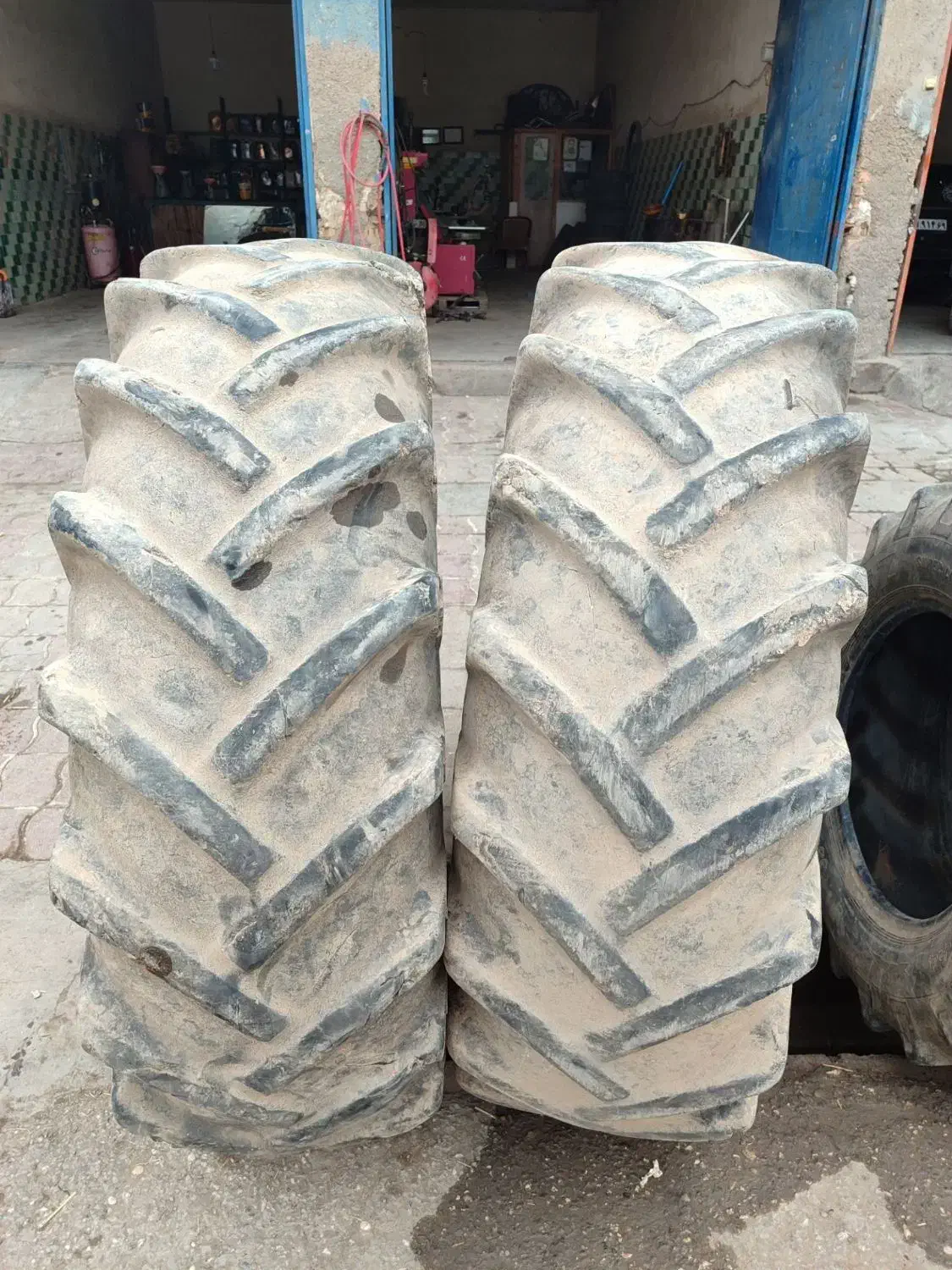 لاستیک تراکتور 6سیلندر|عمدهفروشی|خان ببین, |دیوار