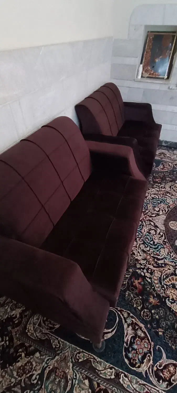 مبل در حد نو و گل میز|مبلمان خانگی و میز عسلی|فیروزآباد (فارس), |دیوار