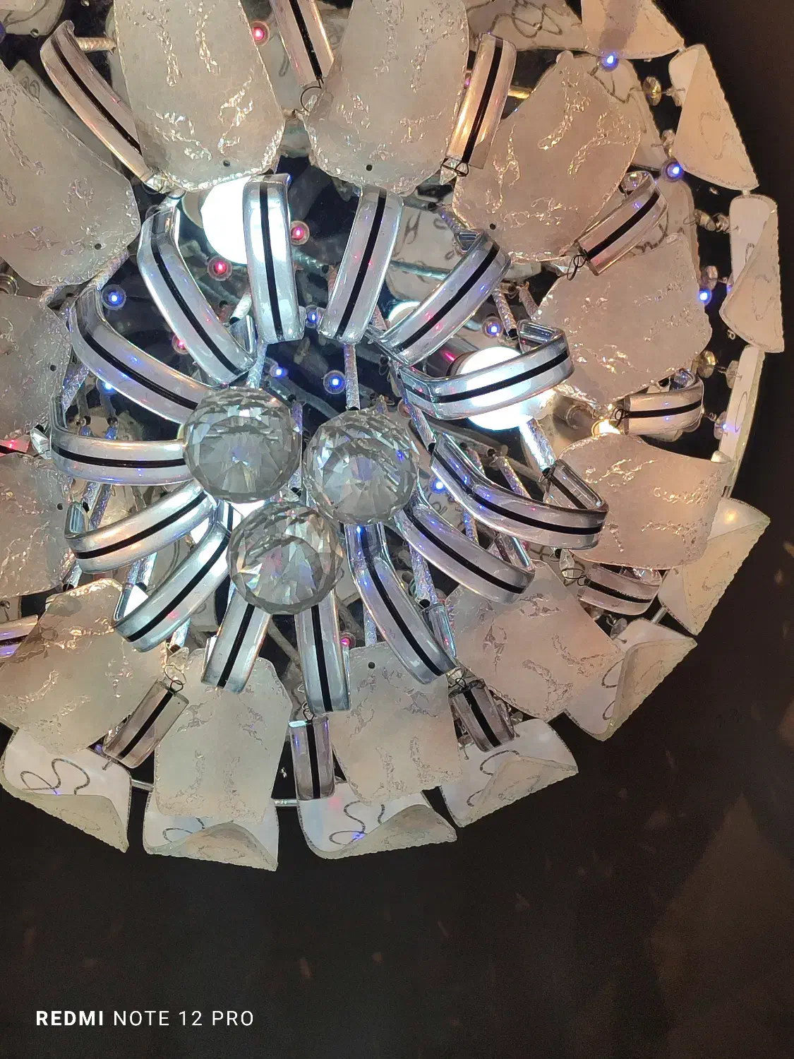 لوستر سقفی کریستال(دو عدد)|لوستر و چراغ آویز|اندیشه, اندیشه فاز ۳|دیوار