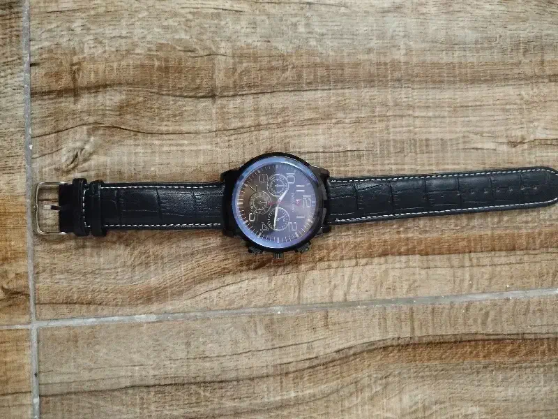 ساعت .|ساعت|رشت, شهرک صبا|دیوار