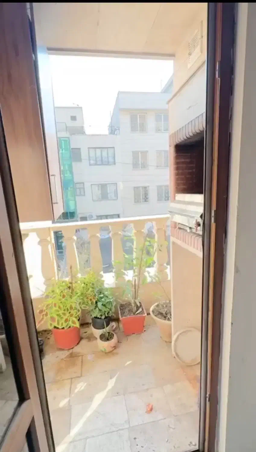 ۱۰۲ متر دو‌خوابه خ آبان شمالی