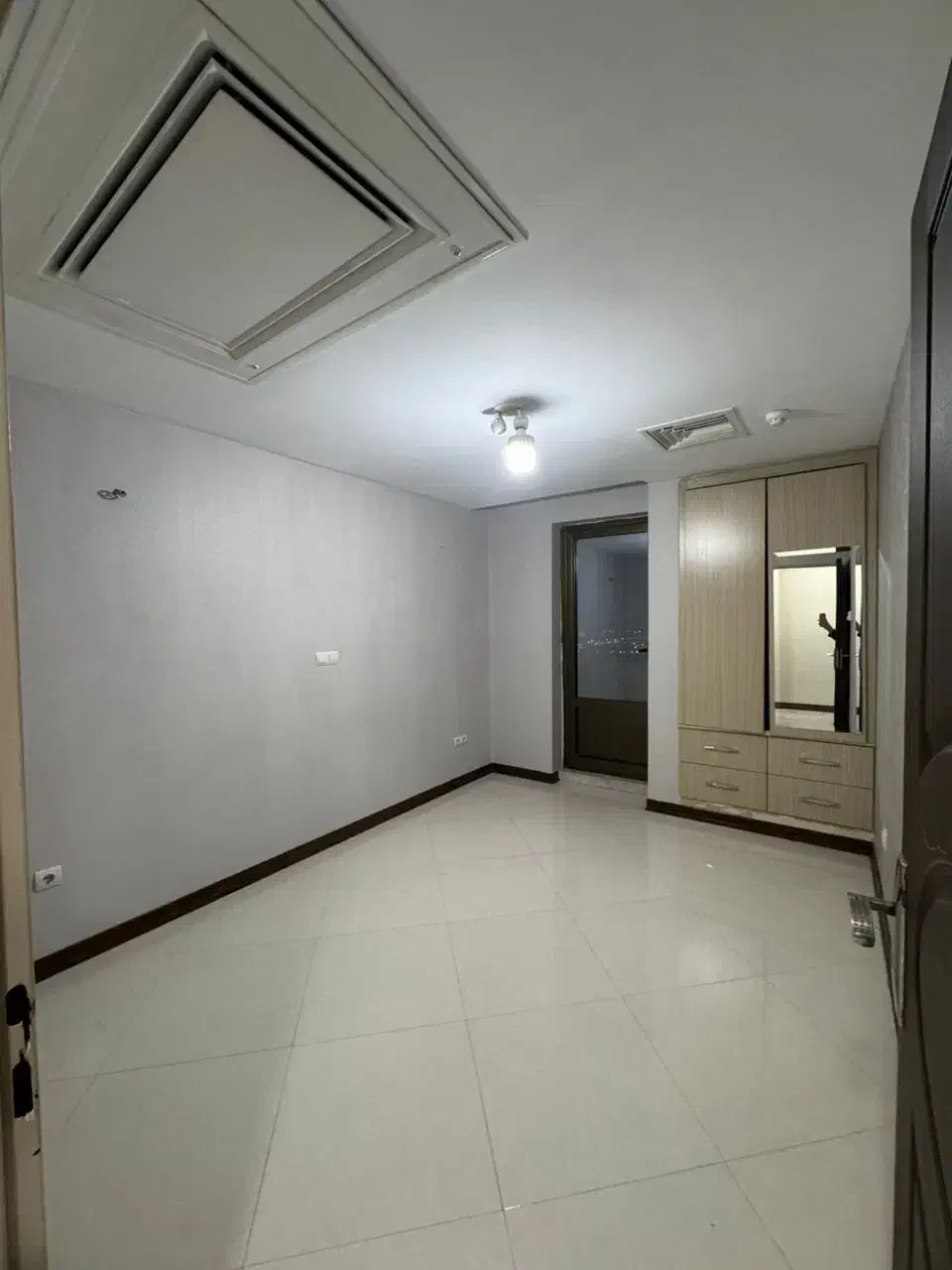 کوهک برج مجلل ۱۵۰ متر ۳ خوابه