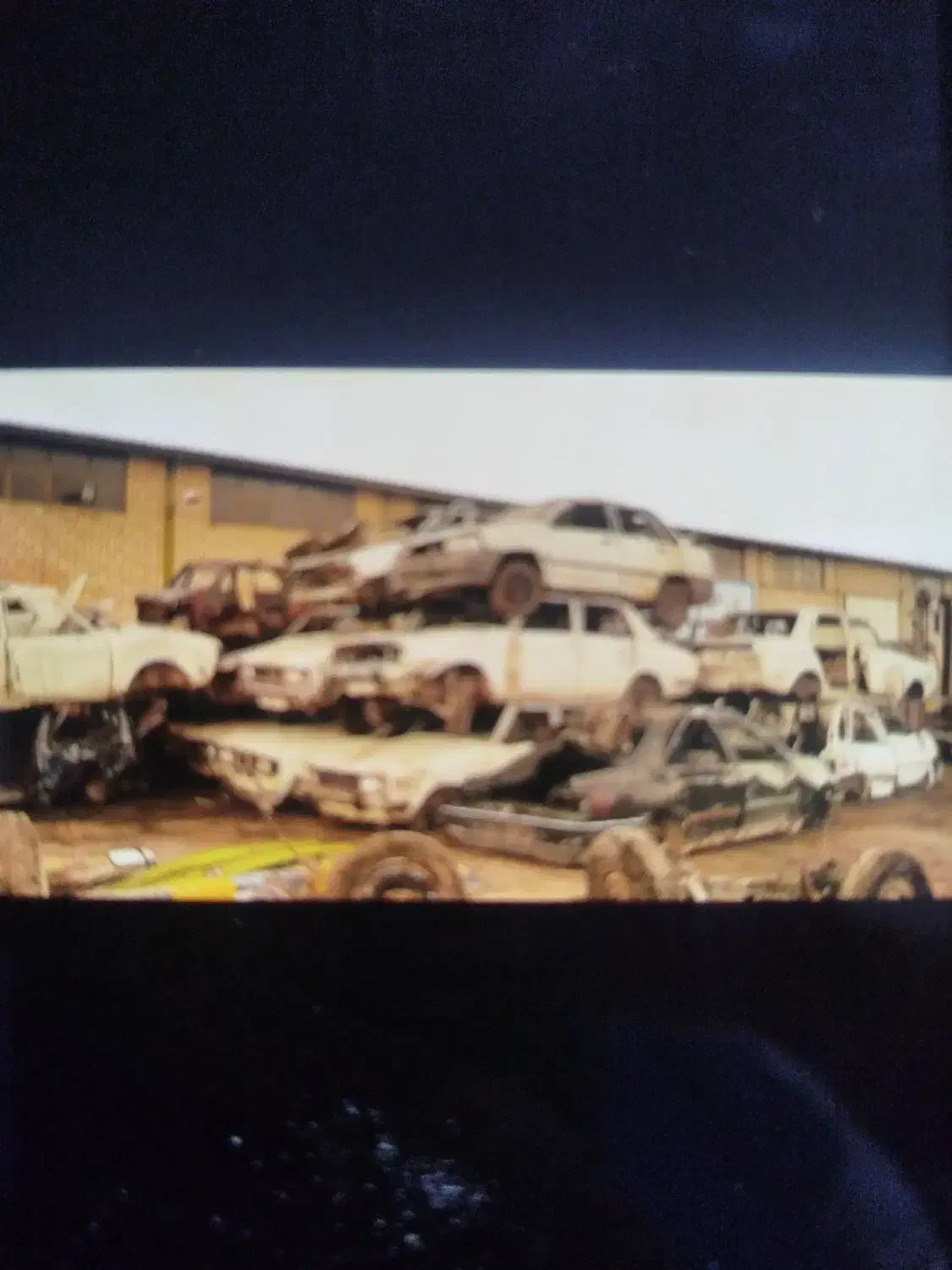 لاستیک گلدستان|قطعات یدکی و لوازم جانبی|بروجرد, |دیوار